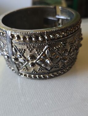 Ornate Floral Wide Metal Cuff Bracelet - Silver Tone